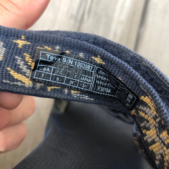 TEVA sandals sun & moon size 7 - Picture 5 of 6